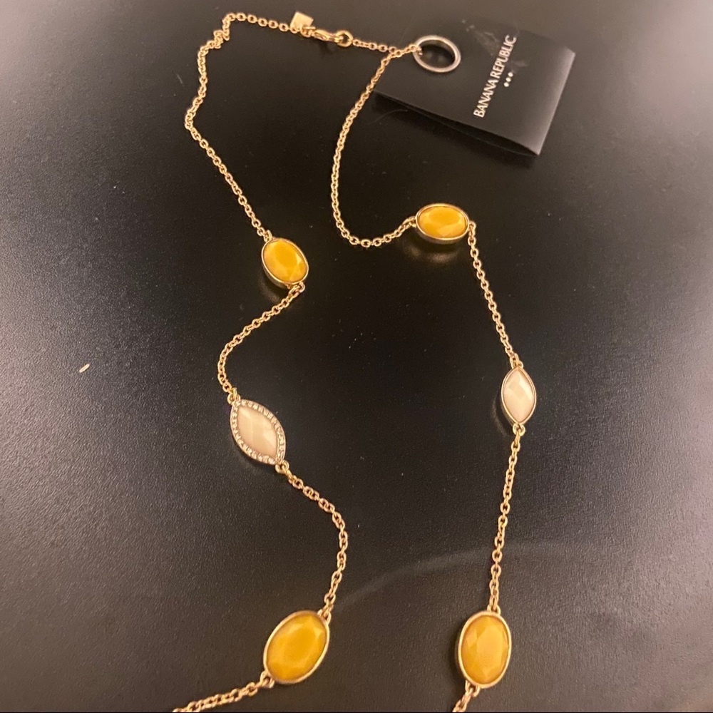 NWT Banana Republic Necklace - Picture 3 of 4